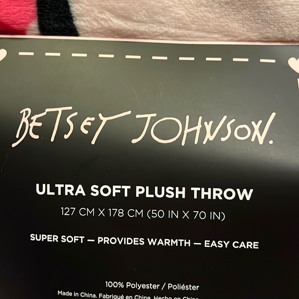 Betsey Johnson Holiday Dogs Pink/Red Christmas Ultra Soft Plush Throw - Picture 2 of 5